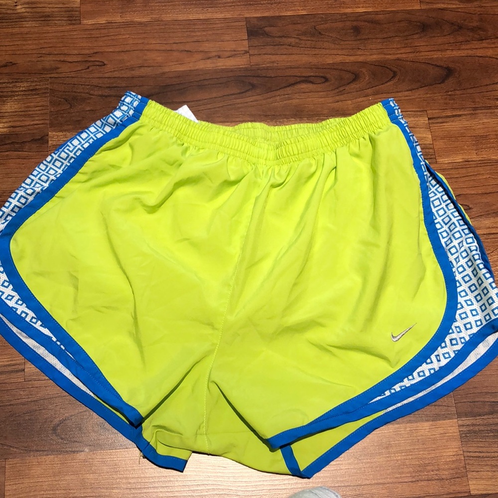 Nike running shorts 3”